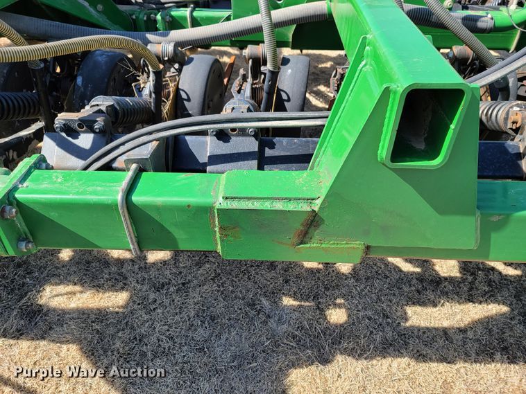image for item DE2441 2002 John Deere 1860 air seeder