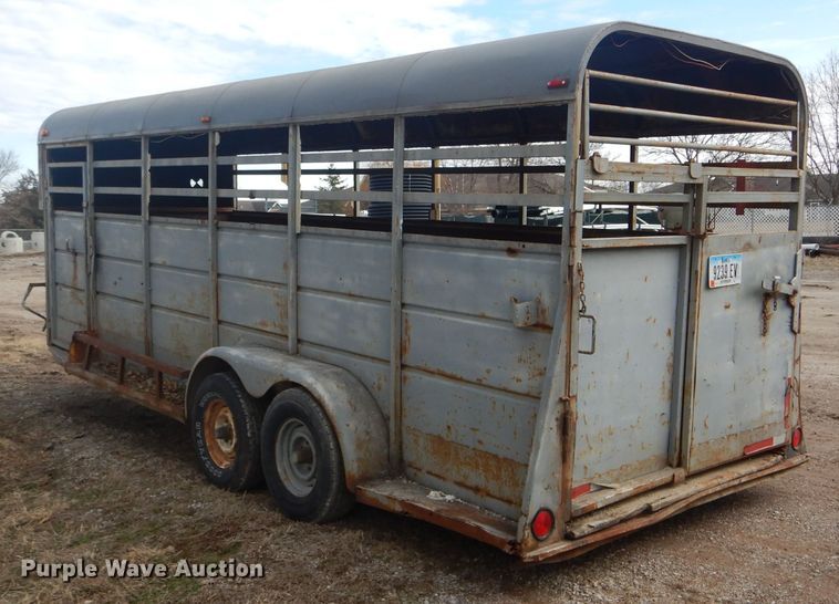 image for item DF3003 1974 livestock trailer
