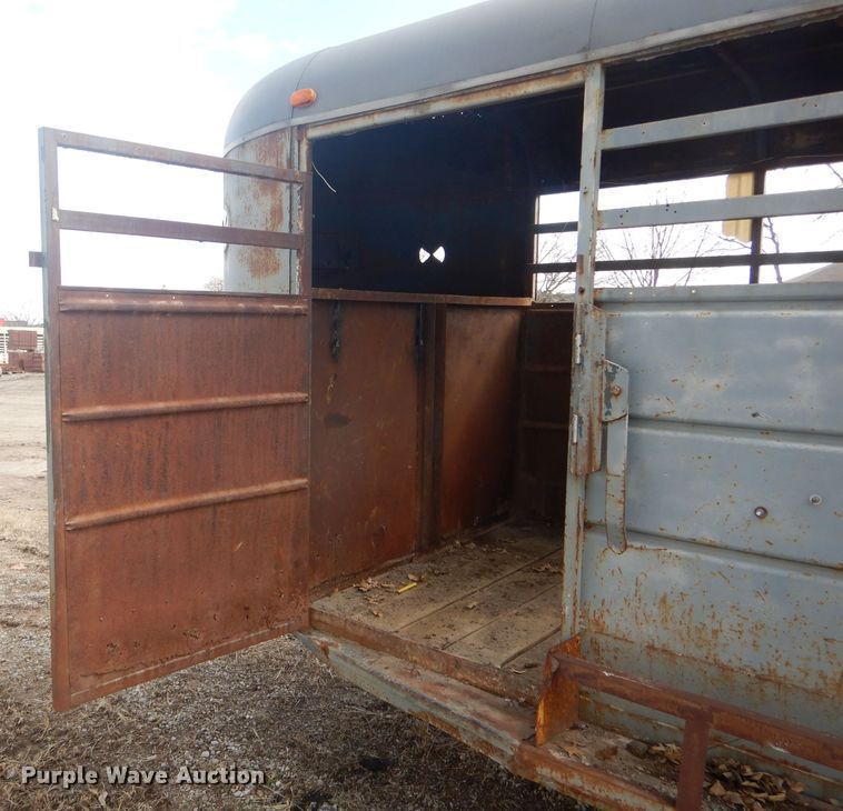image for item DF3003 1974 livestock trailer