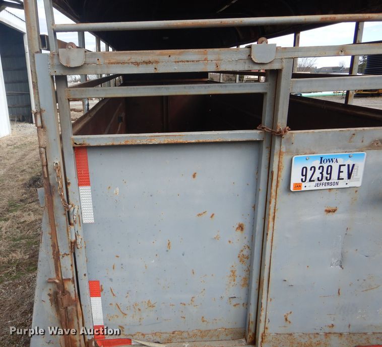 image for item DF3003 1974 livestock trailer