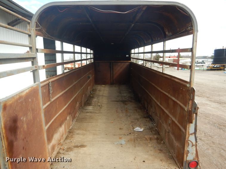 image for item DF3003 1974 livestock trailer