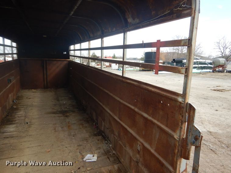 image for item DF3003 1974 livestock trailer