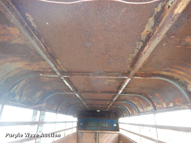 image for item DF3003 1974 livestock trailer