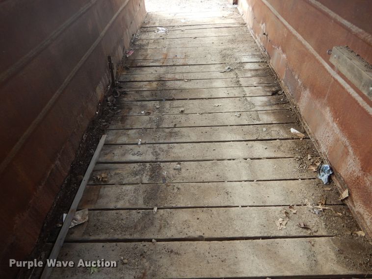 image for item DF3003 1974 livestock trailer