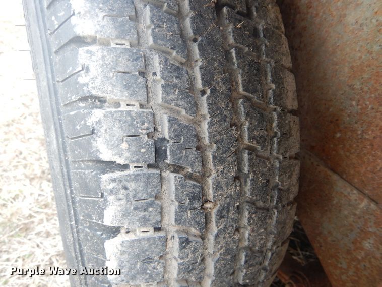 image for item DF3003 1974 livestock trailer