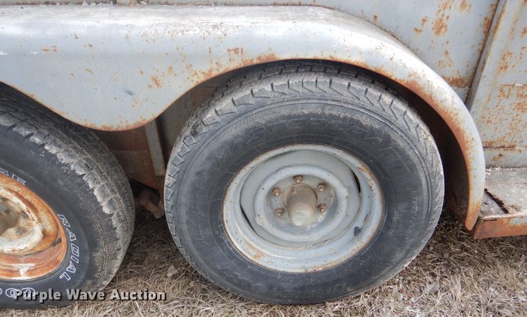 image for item DF3003 1974 livestock trailer