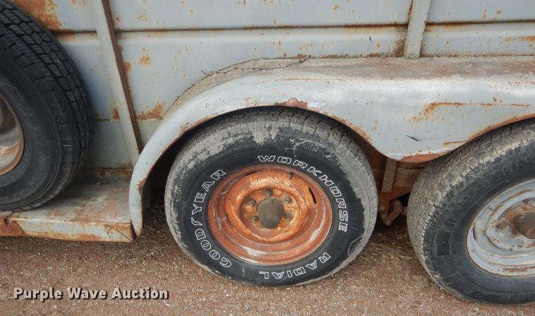 image for item DF3003 1974 livestock trailer