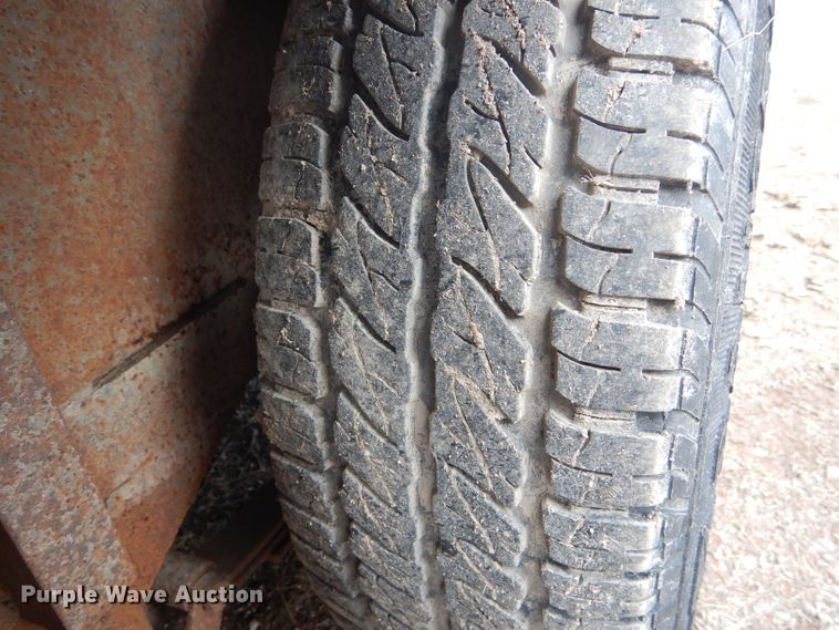 image for item DF3003 1974 livestock trailer