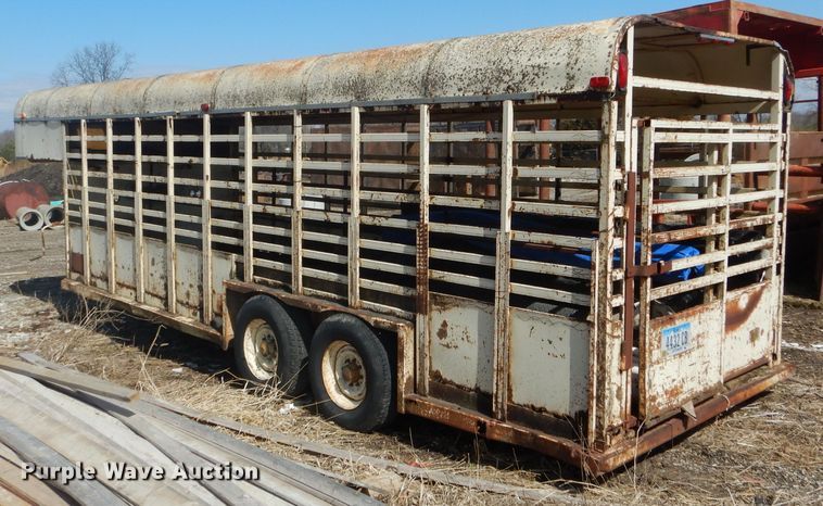 image for item DF3005 1978 Melodyline livestock trailer
