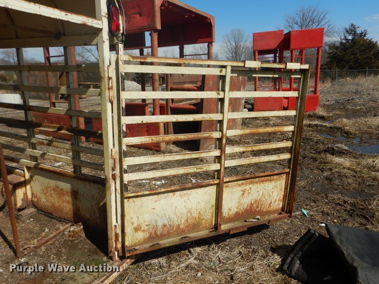 image for item DF3005 1978 Melodyline livestock trailer