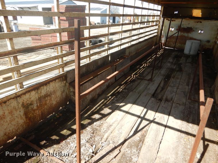 image for item DF3005 1978 Melodyline livestock trailer