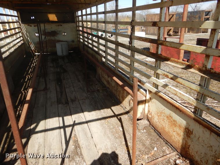 image for item DF3005 1978 Melodyline livestock trailer