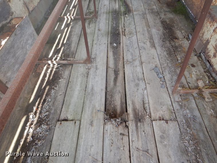 image for item DF3005 1978 Melodyline livestock trailer