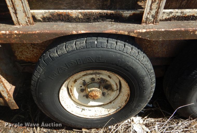 image for item DF3005 1978 Melodyline livestock trailer