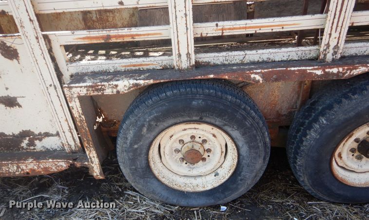image for item DF3005 1978 Melodyline livestock trailer