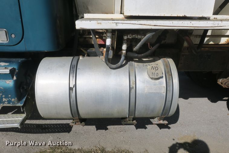 image for item DF5093 1980 GMC General applicator truck