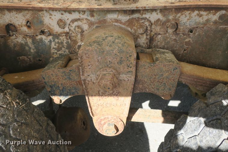 image for item DF5093 1980 GMC General applicator truck