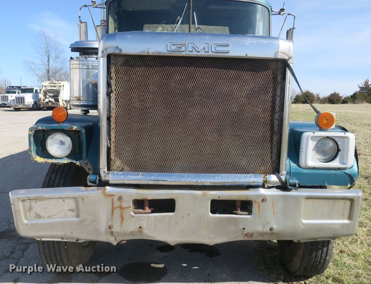 image for item DF5093 1980 GMC General applicator truck