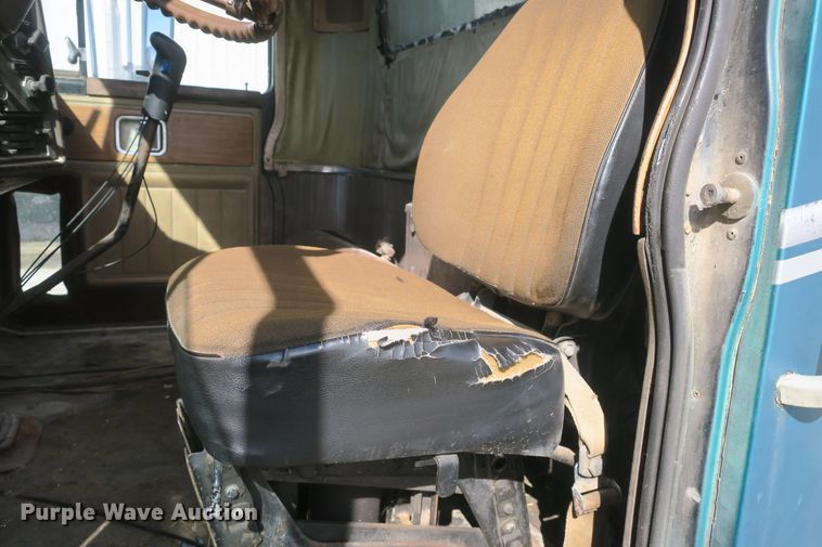 image for item DF5093 1980 GMC General applicator truck