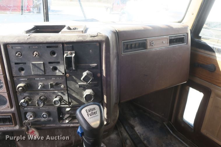 image for item DF5093 1980 GMC General applicator truck