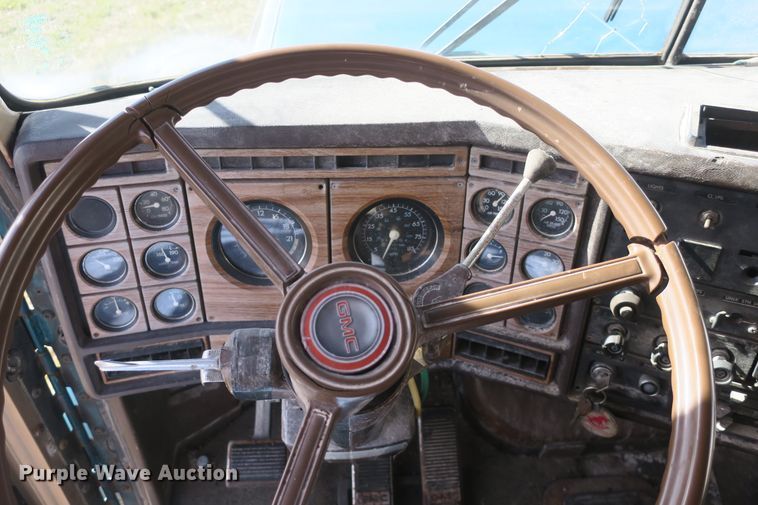 image for item DF5093 1980 GMC General applicator truck