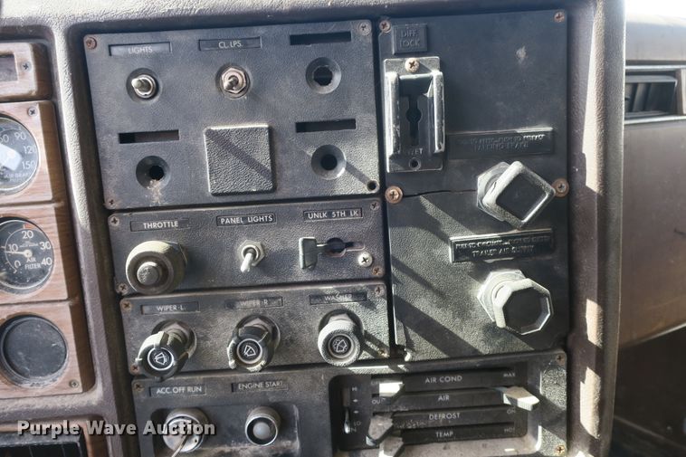 image for item DF5093 1980 GMC General applicator truck