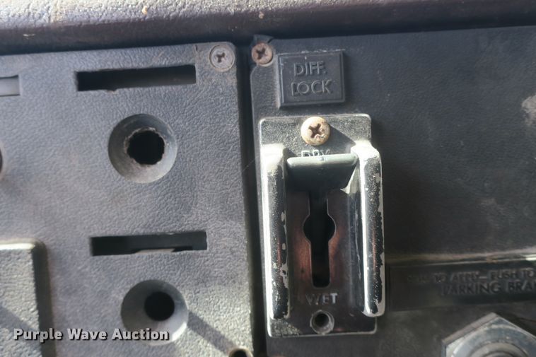 image for item DF5093 1980 GMC General applicator truck