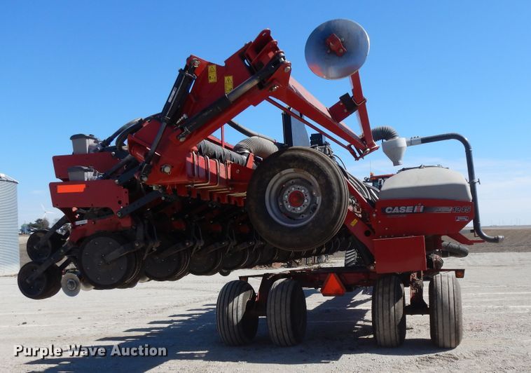 image for item DF6662 2014 Case IH 1245 split row planter