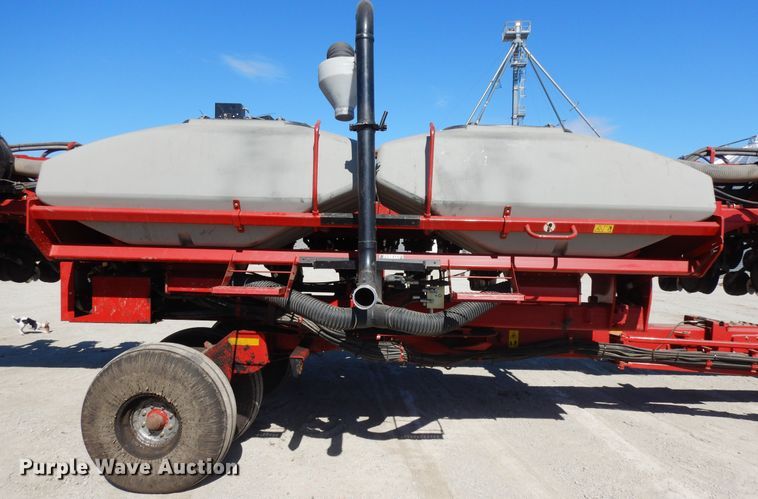 image for item DF6662 2014 Case IH 1245 split row planter