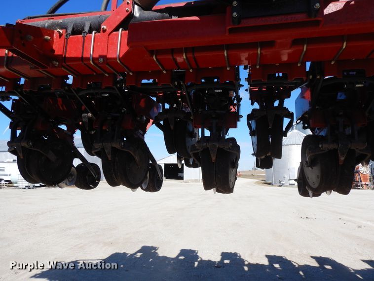 image for item DF6662 2014 Case IH 1245 split row planter