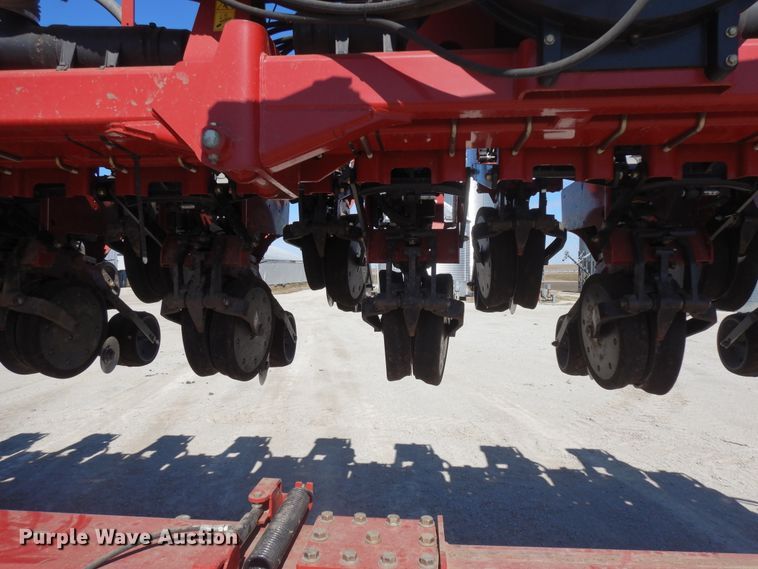 image for item DF6662 2014 Case IH 1245 split row planter