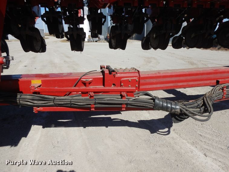 image for item DF6662 2014 Case IH 1245 split row planter