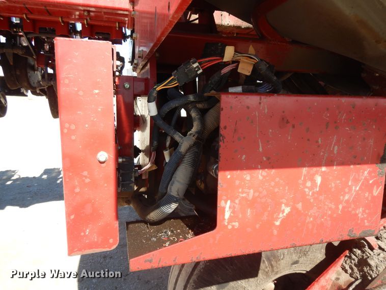 image for item DF6662 2014 Case IH 1245 split row planter