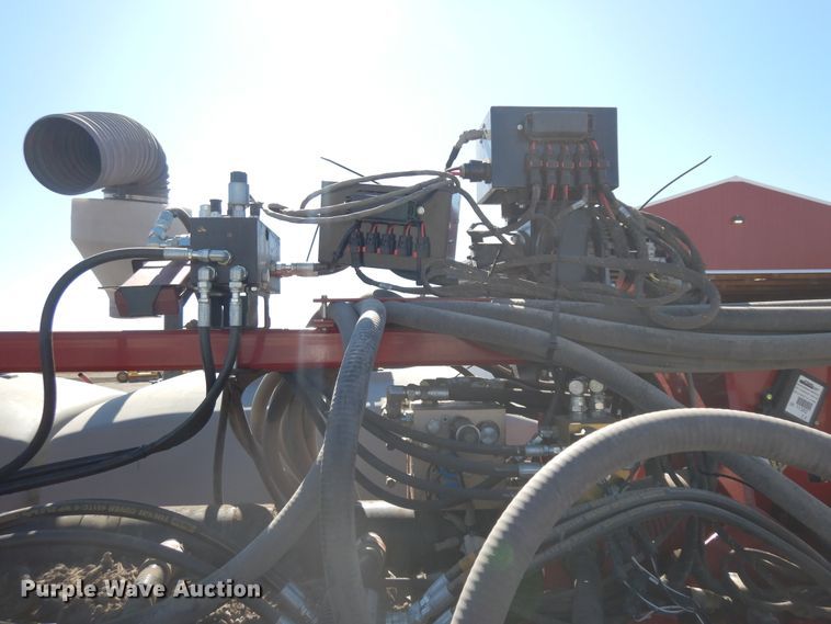 image for item DF6662 2014 Case IH 1245 split row planter