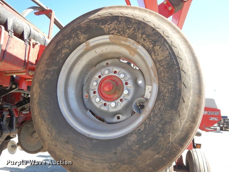 image for item DF6662 2014 Case IH 1245 split row planter