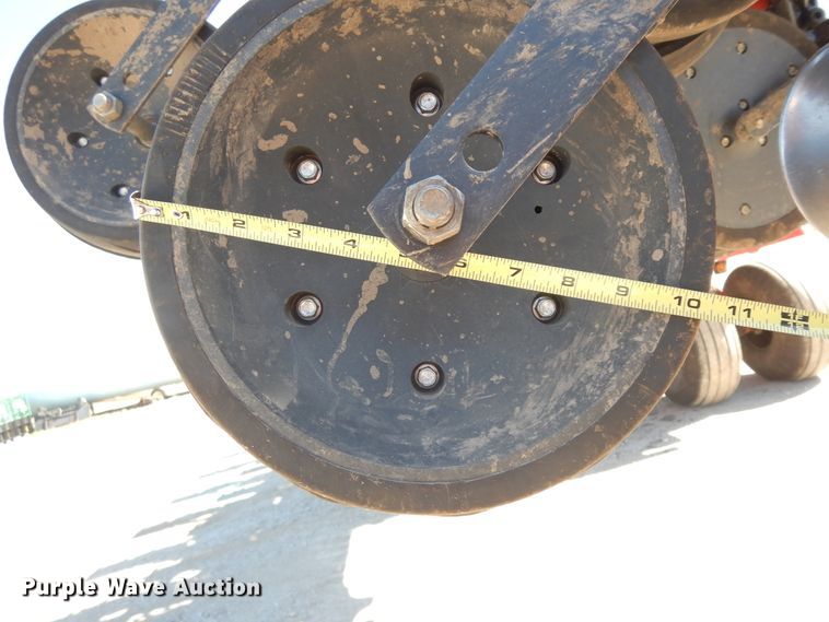 image for item DF6662 2014 Case IH 1245 split row planter