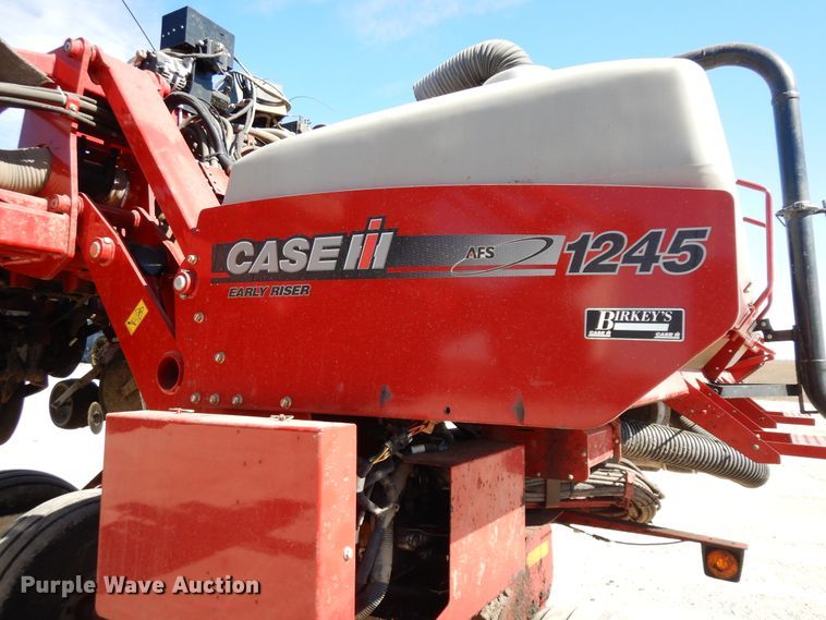 image for item DF6662 2014 Case IH 1245 split row planter