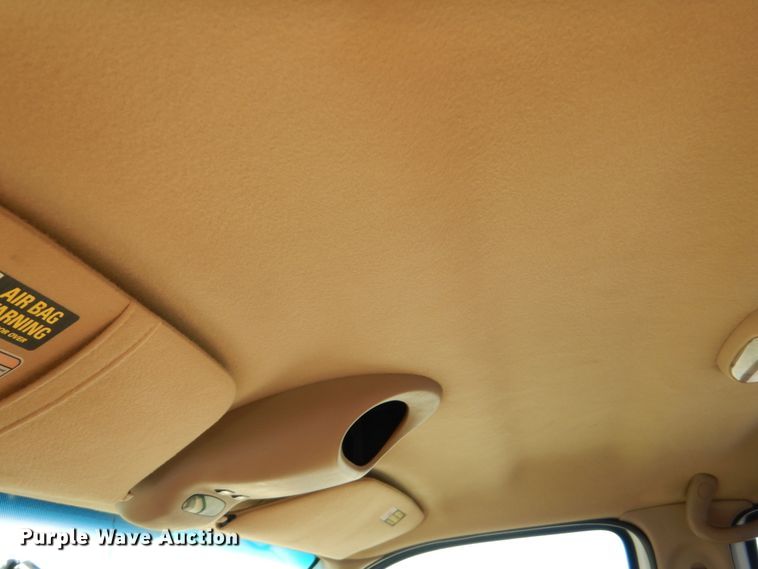 image for item DF7376 1999 Ford F450 Super Duty XLT Crew Cab flatbed truck