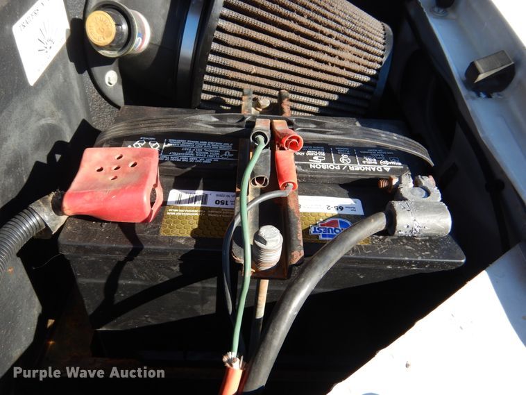 image for item DF7376 1999 Ford F450 Super Duty XLT Crew Cab flatbed truck