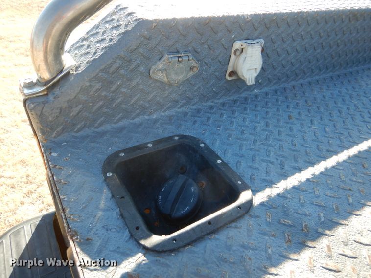 image for item DF7376 1999 Ford F450 Super Duty XLT Crew Cab flatbed truck