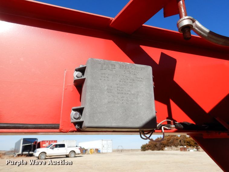 image for item DF7378 2012 Donahue EXG-180 windrower trailer