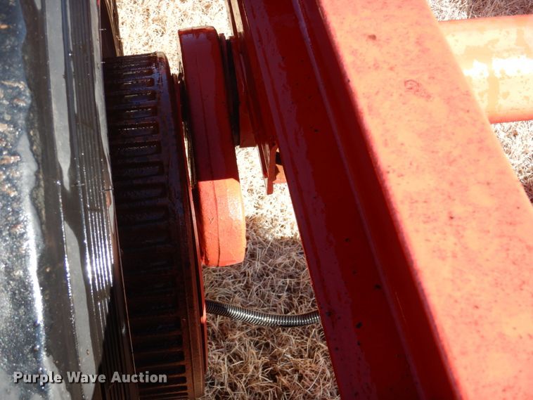 image for item DF7378 2012 Donahue EXG-180 windrower trailer
