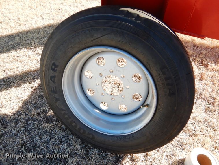 image for item DF7378 2012 Donahue EXG-180 windrower trailer