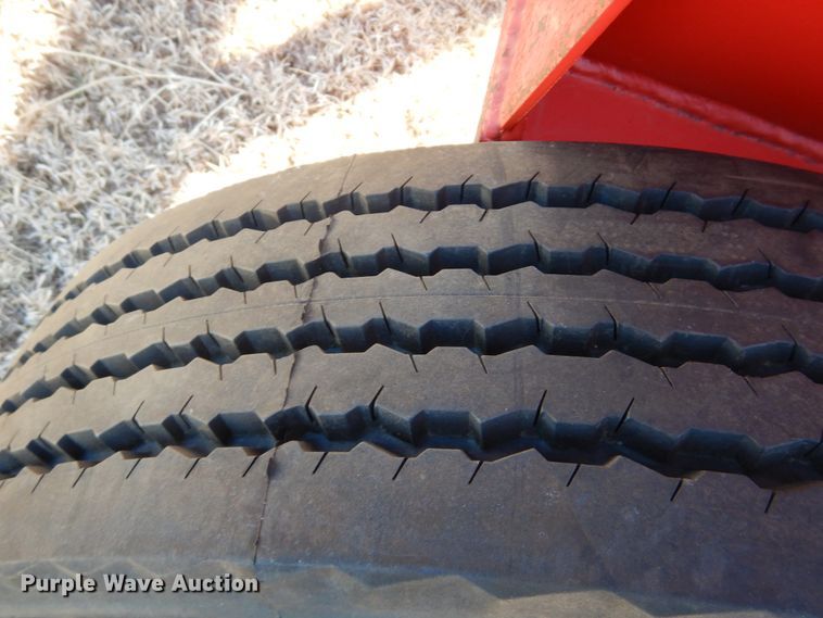 image for item DF7378 2012 Donahue EXG-180 windrower trailer