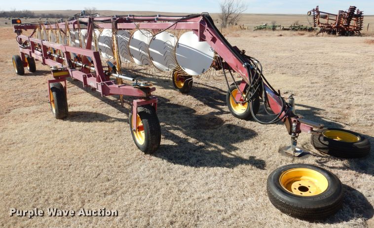 image for item DF7380 New Holland HT154 hay rake