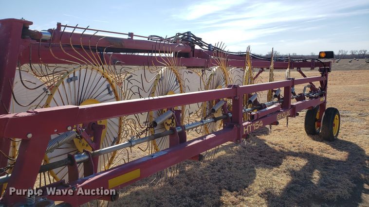image for item DF7380 New Holland HT154 hay rake