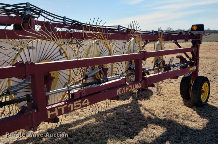 image for item DF7380 New Holland HT154 hay rake