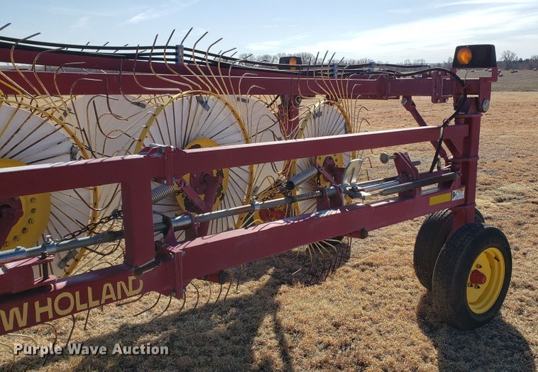 image for item DF7380 New Holland HT154 hay rake