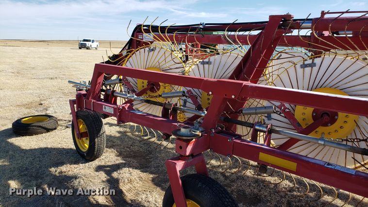 image for item DF7380 New Holland HT154 hay rake
