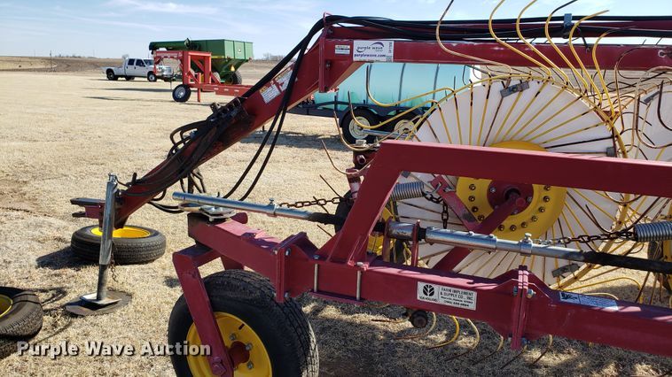 image for item DF7380 New Holland HT154 hay rake